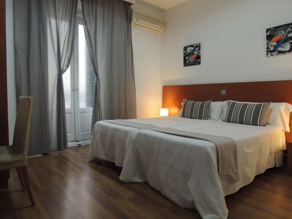 Hostal Cervantes Μαδρίτη Εξωτερικό φωτογραφία