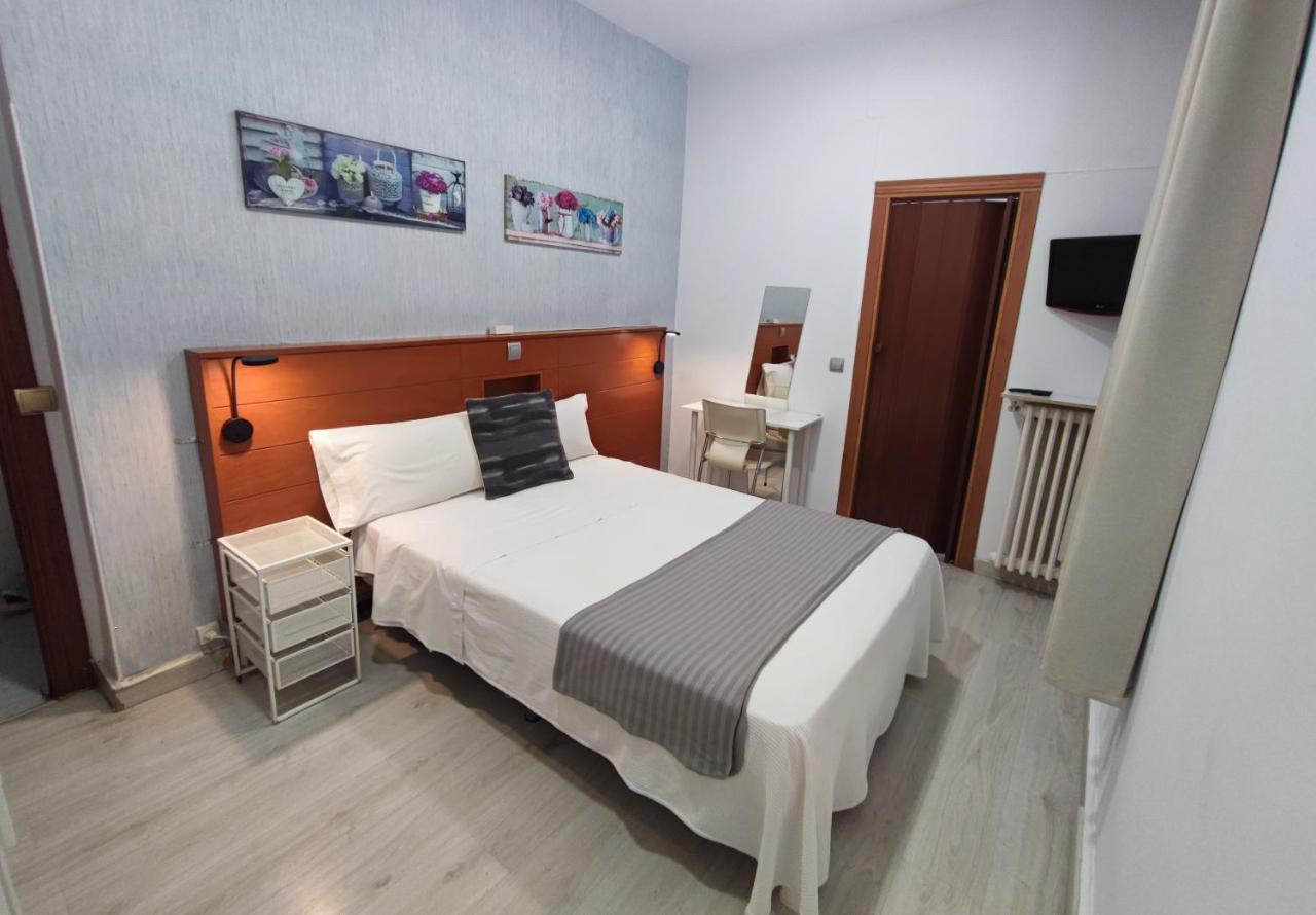 Hostal Cervantes Μαδρίτη Εξωτερικό φωτογραφία
