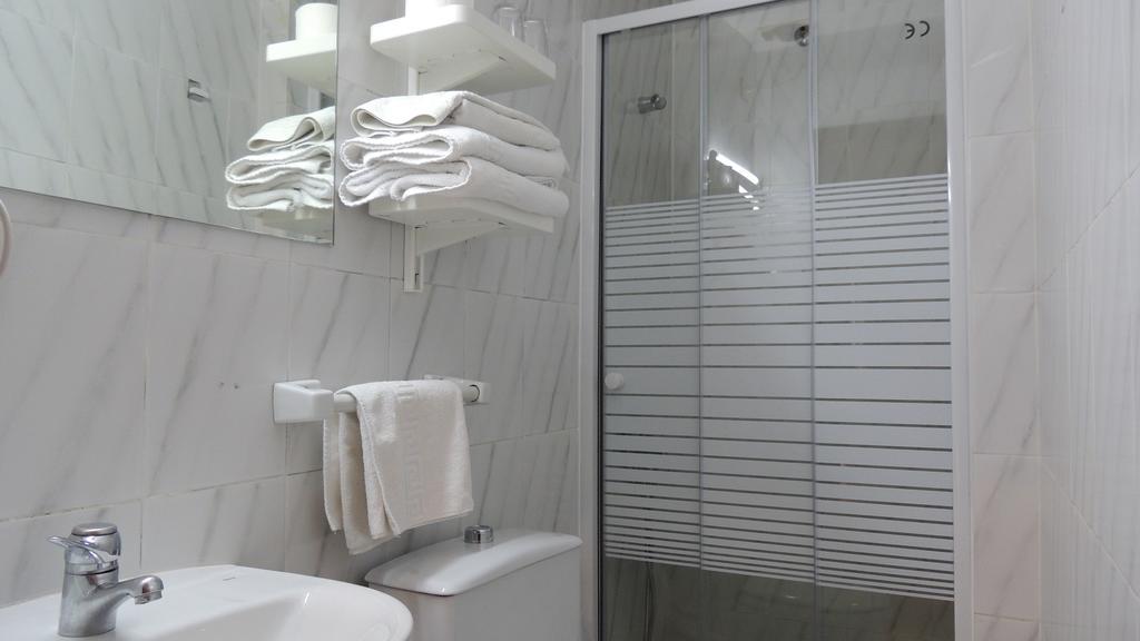 Hostal Cervantes Μαδρίτη Εξωτερικό φωτογραφία