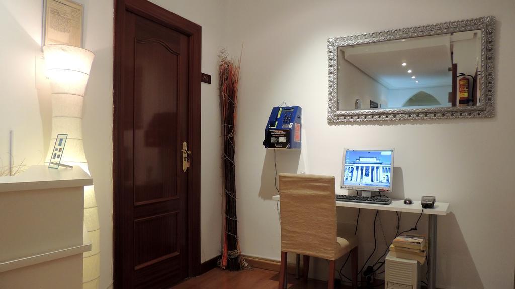 Hostal Cervantes Μαδρίτη Εξωτερικό φωτογραφία