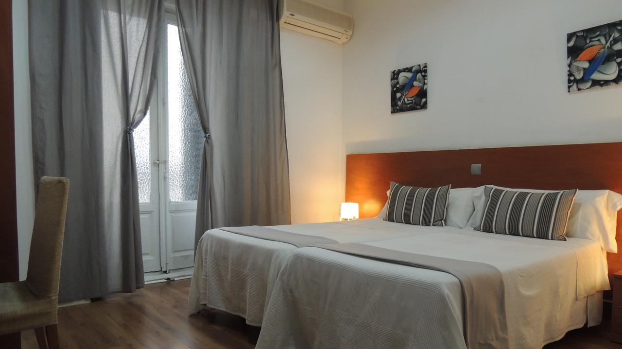 Hostal Cervantes Μαδρίτη Εξωτερικό φωτογραφία